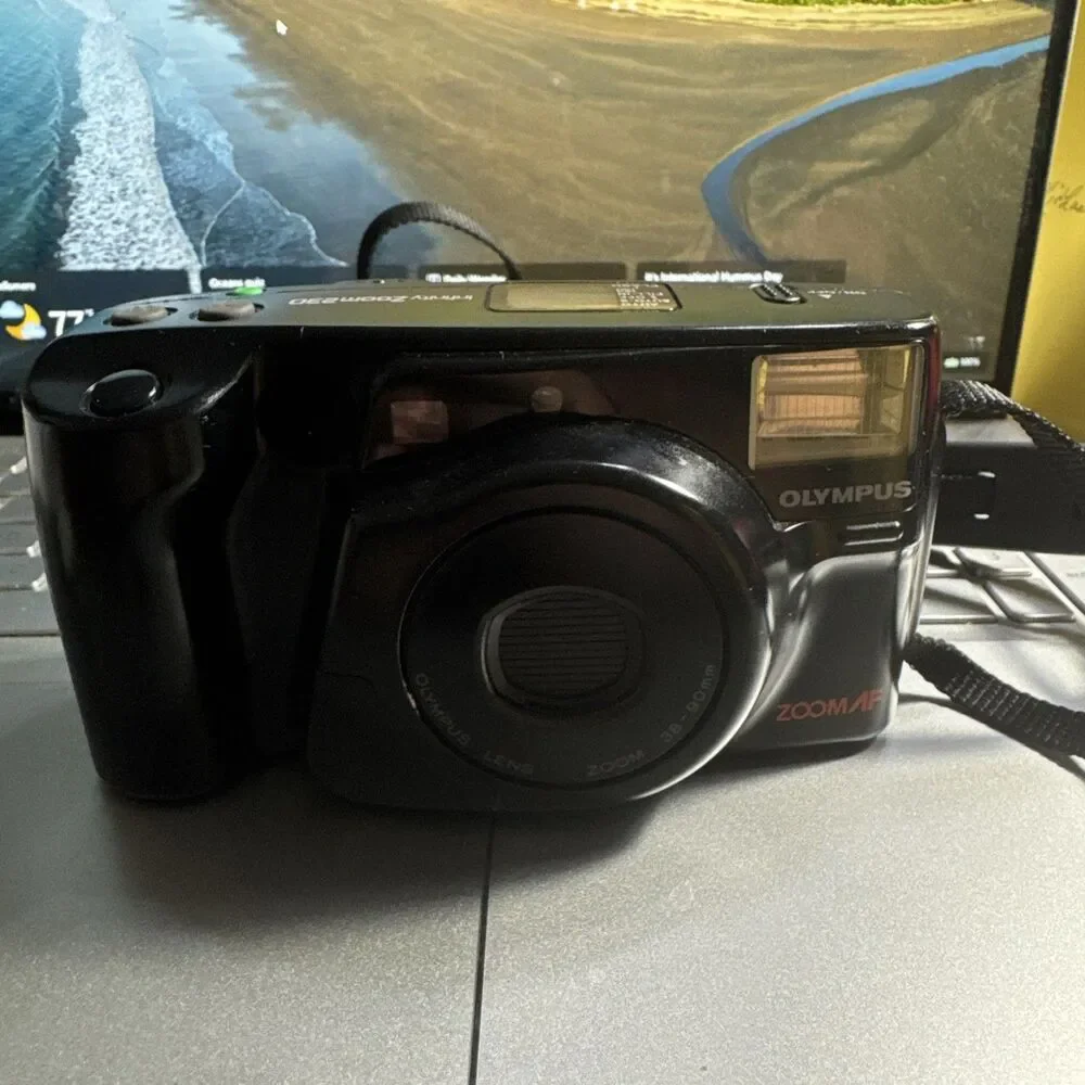 OLYMPUS Camera Black Infinity Zoom 230 -38 -90 mm zoom lens 35 mm film camera